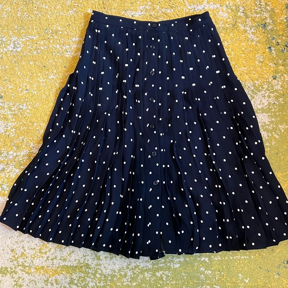 NWT “Brooks Brothers Red Fleece” pleated buttoned polka dot skirt